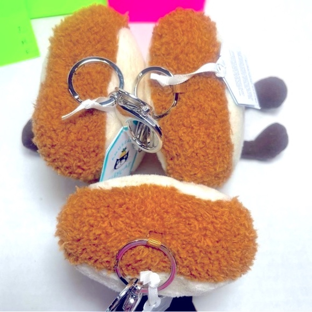 VERY LAST ONE! BNWT JELLYCAT AMUSEABLE TOAST BAG CHARM KEY CHAIN - Picture 11 of 12